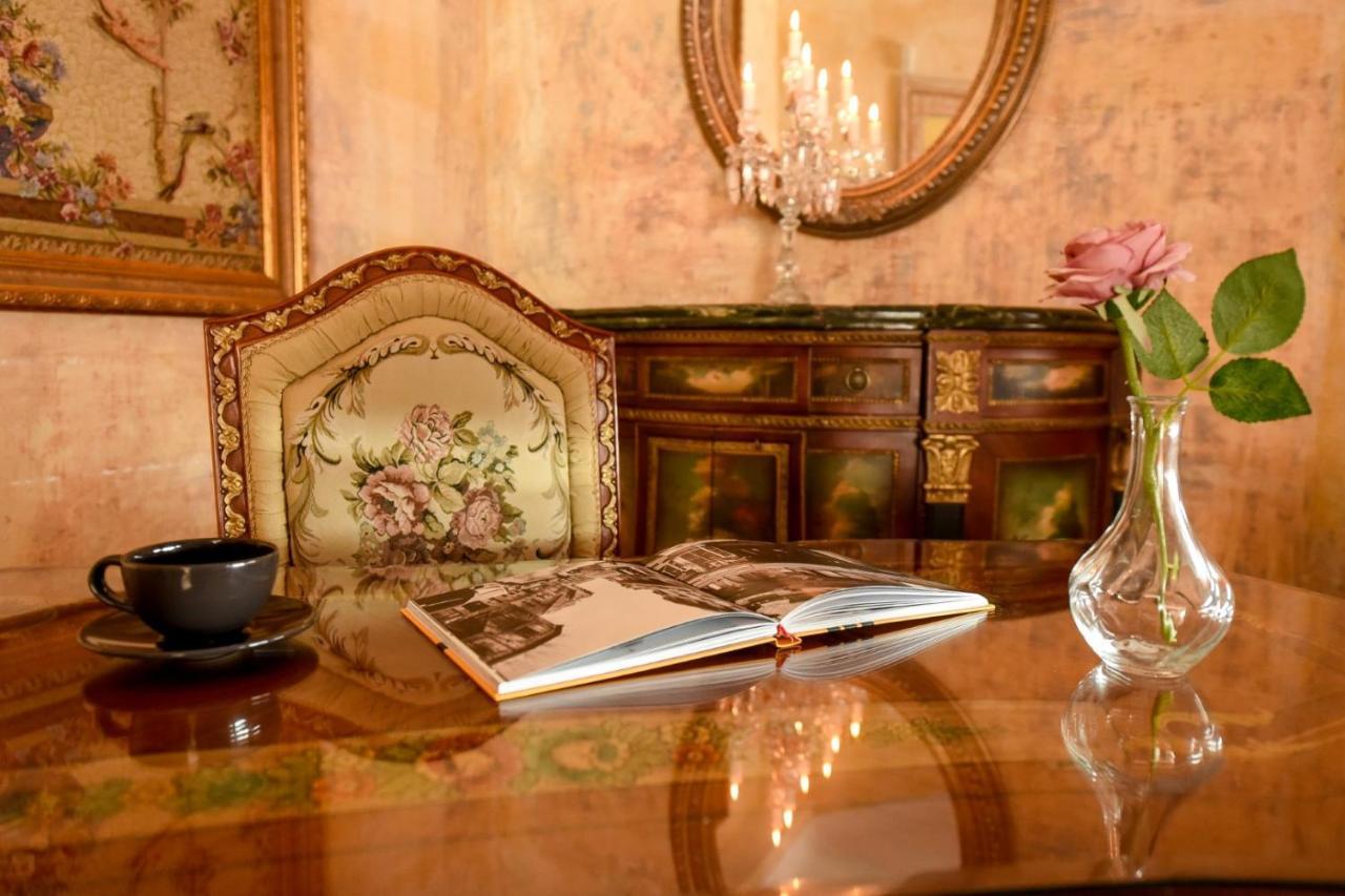Appartamento Rooftop View In - Baroque Apt. Bucarest